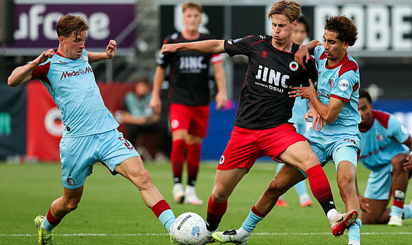 Фейеноорд победил Эксельсиор, Неймеген разгромил Хареклес Фейеноорд, Неймеген, Эксельсиор, Херенвен, Горнкамп