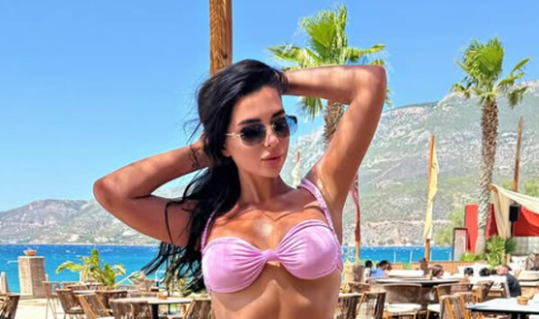 ФОТО. Жена украинского легионера продолжает хвастаться роскошным телом Кочергина, Martini, Карина, Pornstar