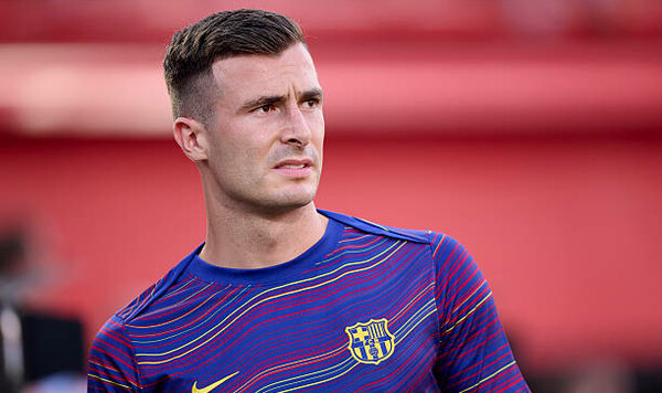 13 лет в клубе. Барселона приближается к пролаже изгнанника Флика Иньяки, Пенья, Барселоны, Фликом