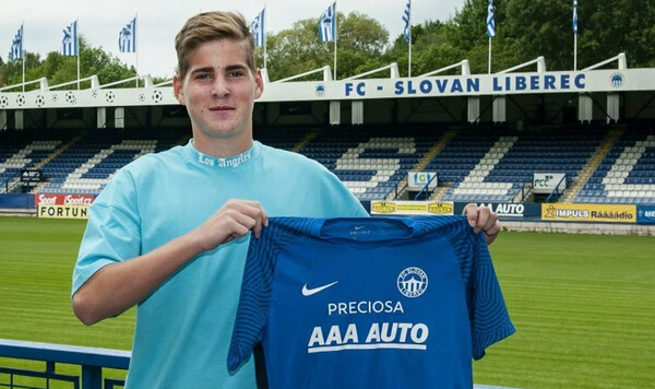 В Польше организовали трансфер украинского полузащитника в чемпионат Англии Слован, Варфоломеев, Иван, Сверчок, Пшемислав