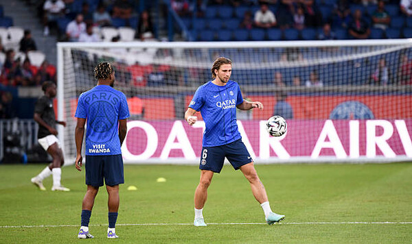 Стало известно, с кем Забарный уже подружился в ПСЖ Забарный, Маркиньосом, Фабианом, Руисом, Кварацхелией