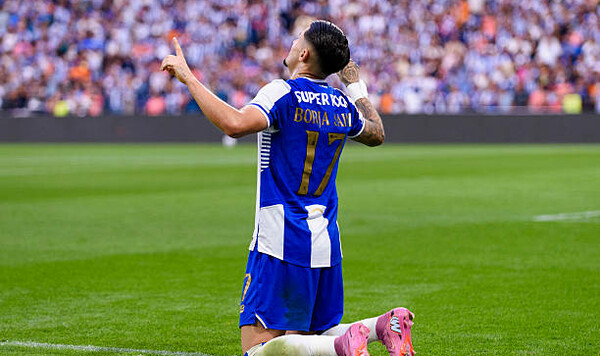 Третья победа подряд. Порту разгромил Каса Пию в чемпионате Порту, Гомес, Перес, Вісенте, Вілліам