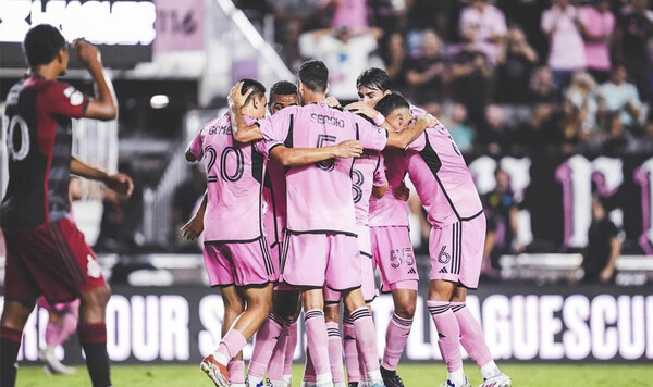 ФОТО. Что именно прислала Барселона своему экс-капитану? Это впечатляет Барсу, Жорди, Альбой, Луисом