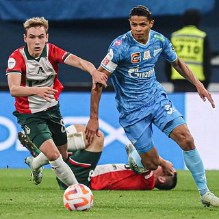 Зенита, Бразилии, России, Боливии, Сантоса