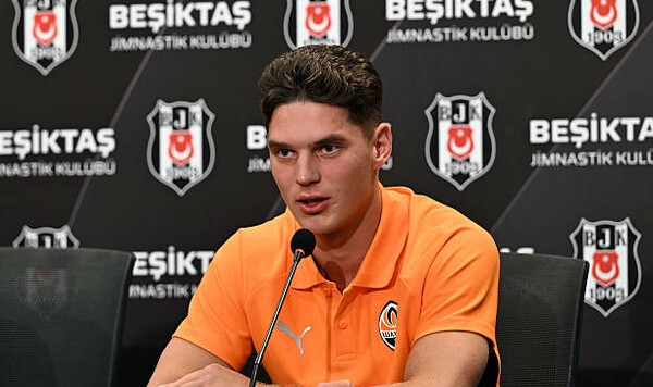 Судаков принял решение о будущем. Он очень недоволен Судаков, Шахтер