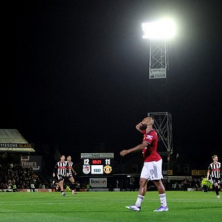 Юнайтед, Гримсби, Мбемо, Манчестер