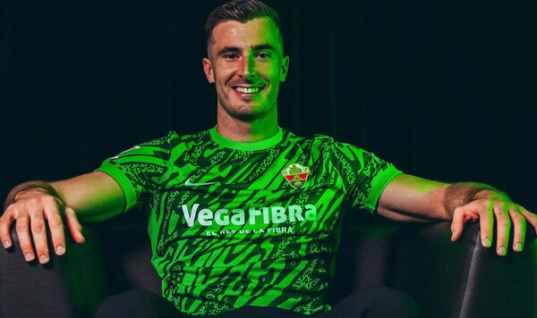 Лиги, Флик, Пенья, Эльче, Барселоны