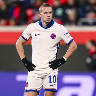 Челси, Шахтера, Английской