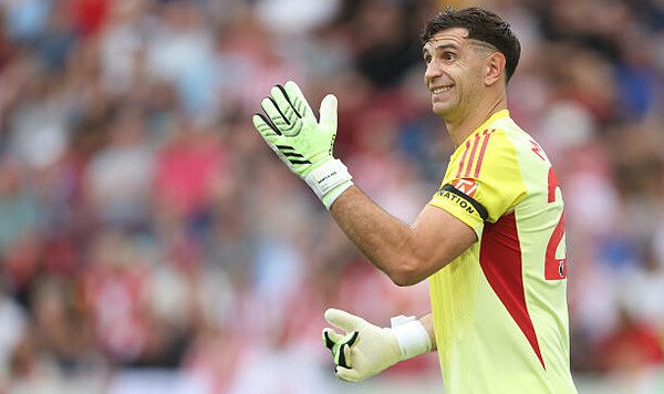 Эмилиано, Мартинес