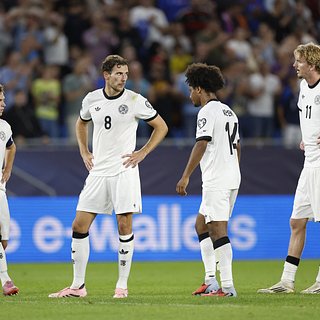 Сборная Германии начала квалификацию чемпионата мира с поражения Германии, Давид, Ирландии, Северной, Люксембурга