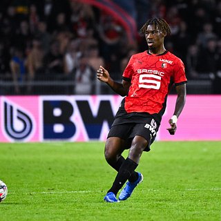 Футболист сборной Камеруна перешел из французского клуба в «Спартак» Спартак, Камеруна, Кристофер, Ренн, Локомотив