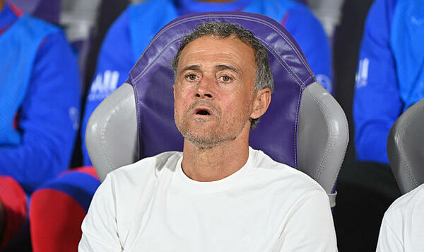 Тренера ПСЖ Энрике немедленно доставили в больницу. Известна причина Энрике, Луис, Франции, Сафоновым, Ильей