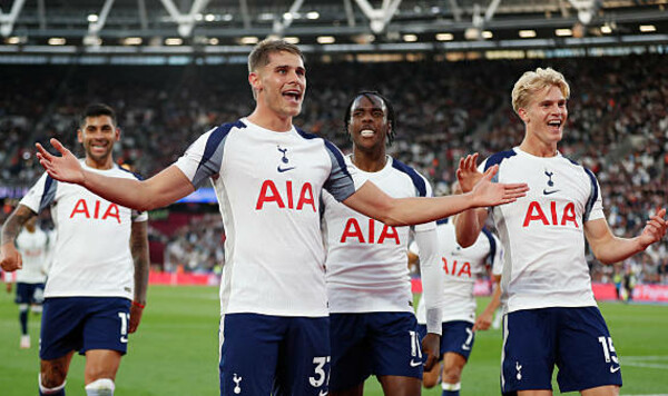 Тоттенхэм выиграл в лондонском дерби. Яркий старт команды Франка Тоттенхэм, Вест, Сарр, Бергвалл