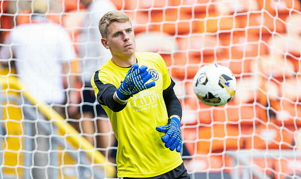 Роковая ошибка. Украинский вратарь отличился автоголом в Шотландии Шотландии, Юнайтед, Данди, Хиберниан, Кучеренко