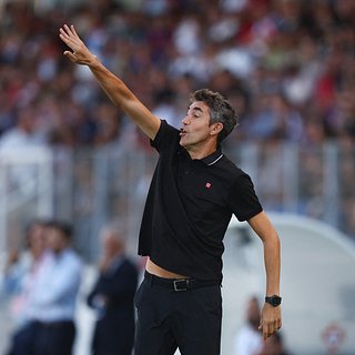 Бенфики, Record, Лаже, Кошта, Карабаху