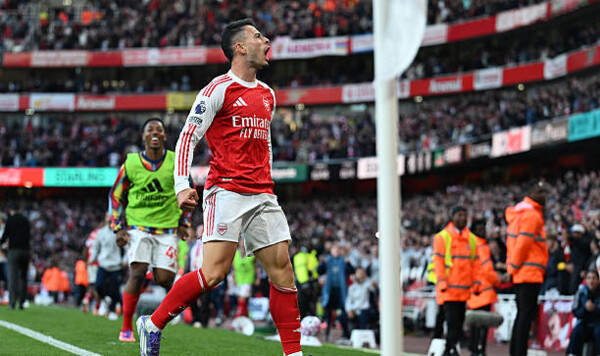 Мартинелли, Англии, Роберто