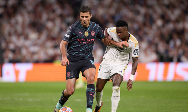 7 звезд мирового футбола, которые могут заметно подешеветь в следующем году Реал, Сити, Манчестер, Родри, Ливерпуль