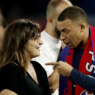 Мать Мбаппе заявила об отсутствии жизни у футболиста вне поля Мбаппе, Реал