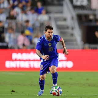 Месси, Аргентины, Неймара, Лэндона, Донована