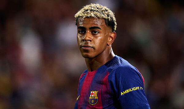 Скандал в Барселоне. Флик решил наказать Ямаля перед матчем с ПСЖ Барселоне, Ямаля, Испании, Флик, Ламин