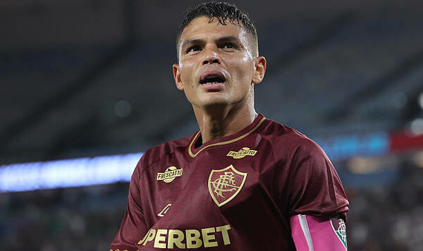 Легенда сборной Бразилии забил невероятный гол ножницами на 90+8 минуте Силва, Бразилии, Тиаго, Байя, Паулу