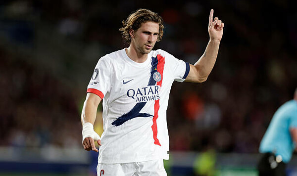 Забарный вышел на 7-е место по количеству матчей среди украинцев в Лиге 1 Лиге, Яковенко, Забарный, Николая, Кухаревича