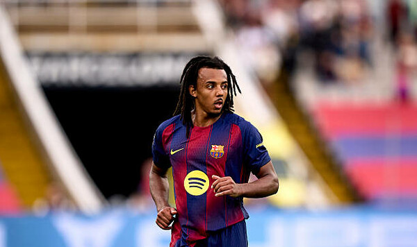 Праздник удался: матч с Жироной стал юбилейным для защитника Барселоны Барселоны, Жироны, Жюль