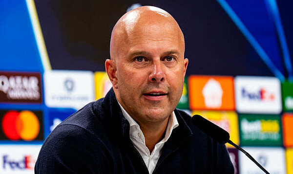 Слот, Ливерпуля, Айнтрахт, Лиги