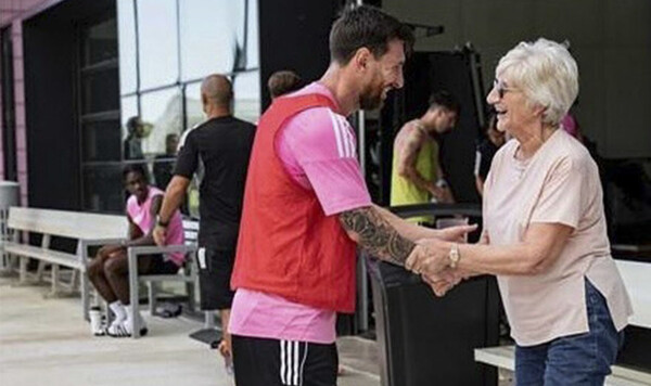 Бекхэм, Месси, Сандра, Когда