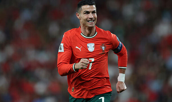 Криштиану Роналду: «Я увидел жизнь с другой стороны. Это – тяжелый период» Роналду, Криштиану, Легендарный