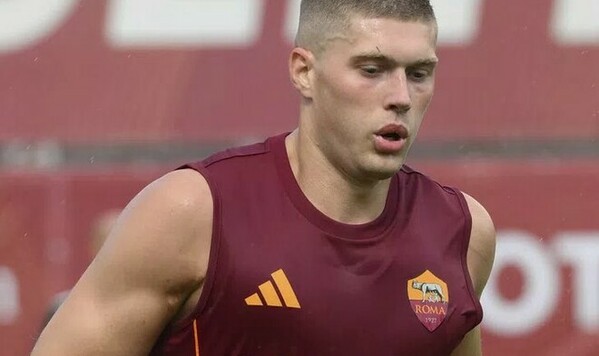 Довбик, Артем, Жироны, Мичел