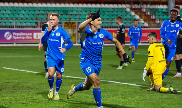 Украинской, Кудровки, Премьер