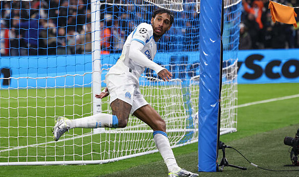 Обамеянг, Ньюкасл, Эмерик, Марсель, Лиги