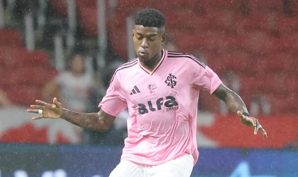 Экс-бек Шахтера сменит клуб. Он интересен обладателю Кубка Либертадорес Витао, Кубка, Шахтер, Либертадорес, Интернасьонала