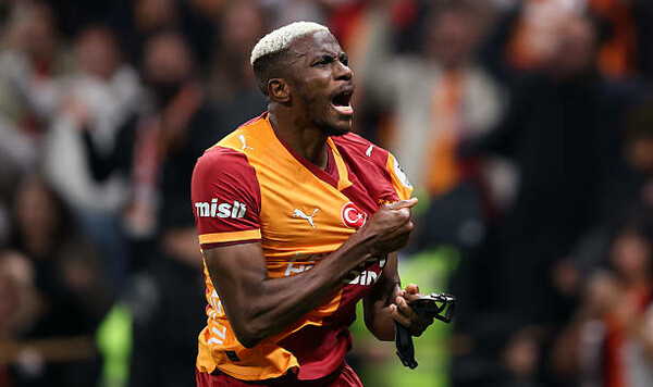 Виктор, Осимхен, Аурелио, Лаурентиса