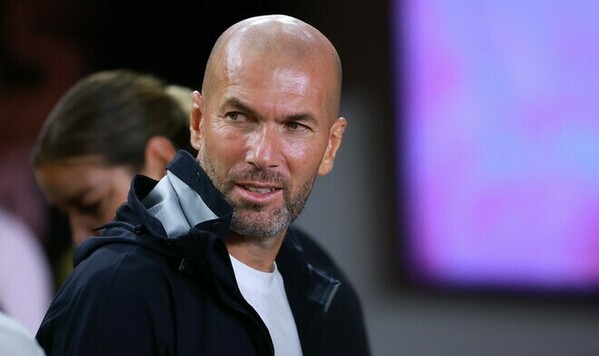 Трое игроков Реала умоляют Переса не назначать Зидана Зидана, Реала, Переса, Милитао, Эдер