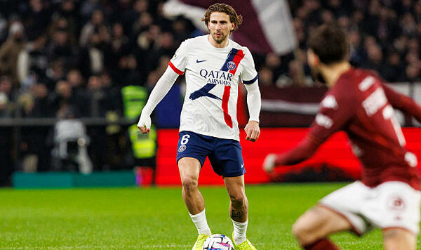 Во Франции оценили игру Забарного после тяжелой победы ПСЖ Забарный, Украины, Энрике, Илья, Луиса