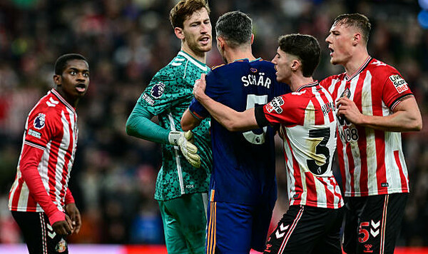 ФОТО. Английский клуб проявил неуважение к сопернику во время матча АПЛ Сандерленд, Веарского, Ника, Вольтемаде, Тайн