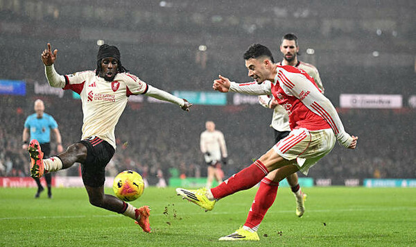 200 еще не достигли. Противостояние между Арсеналом и Ливерпулем в АПЛ Ливерпуля, Арсенала, Хотспур, Тоттенхэм