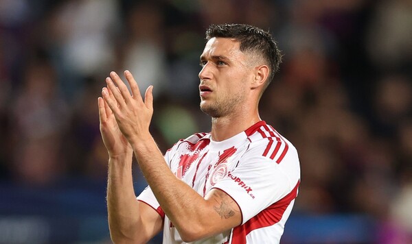 Лиги, Байером, Олимпиакоса