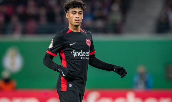 МЮ охотится на звезду Бундеслиги: готовы заплатить 46 млн евро за защитника Браун, Айнтрахта, Франкфурте, Премьер