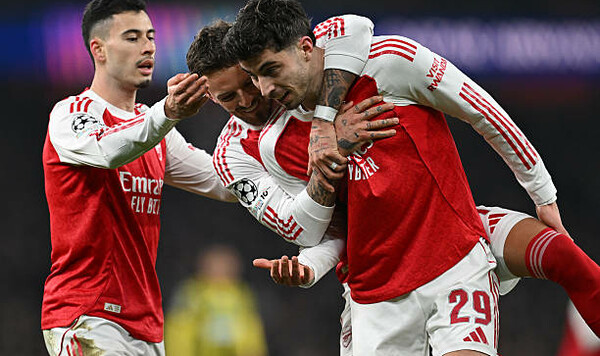 Арсенал, Слован, Бойз, Реал, Лиги