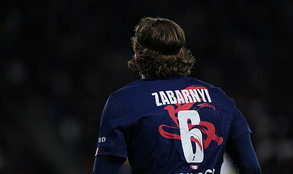Источник: Забарный не оправдал надежд в ПСЖ, он разочаровал руководство Забарный, Илья, Бенуа, Динамо, Тремулинас