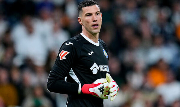 Источник: Лунин сорвал трансфер известного вратаря в Реал Лунин, Реал, Сория, Анчелотти