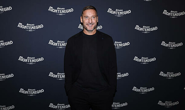 Ромы, Рома, Довбик, Италии, Дженоа