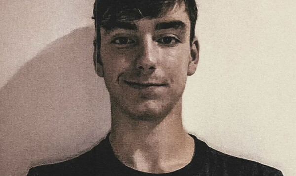 ФОТО. Трагедия в футболе: 17-летний игрок умер прямо во время матча Адам, Если, Уондерерс