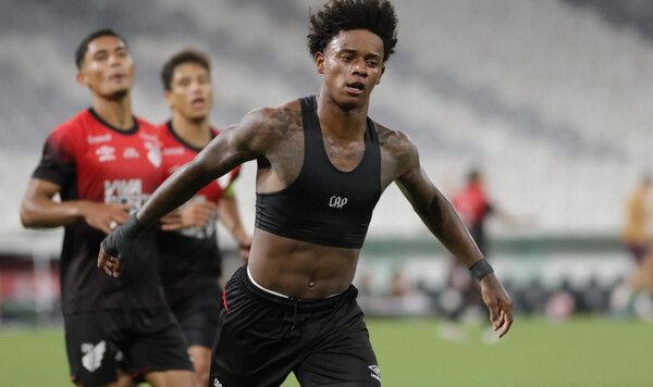 Шахтер, Лассиной, Траоре, Европу