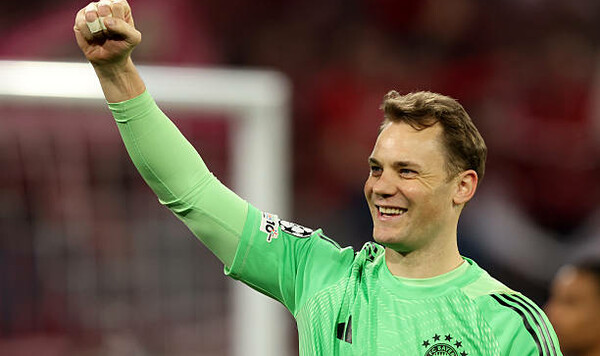 Лиги, Баварии, Нойер