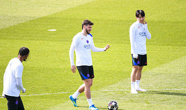 Нойер, Баварии, Лиге, Клубном